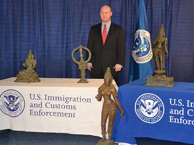 US seizes Parvati bronze sold by antiques crook 'Indian Jones' US seizes Parvati bronze sold by antiques crook 'Indian Jones'