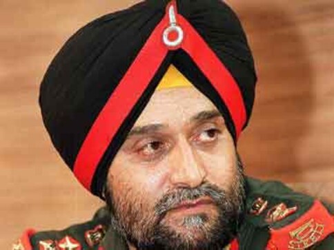 Army chief reviews security preparedness along China border Army chief reviews security preparedness along China border