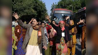 Delhi rape: More protests, visitors pour in at hospital