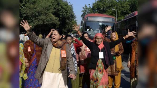 Delhi rape: More protests, visitors pour in at hospital