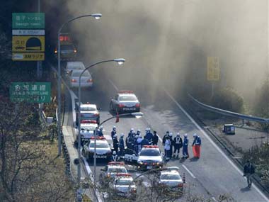 Cars trapped in highway tunnel collapse near Tokyo Cars trapped in highway tunnel collapse near Tokyo