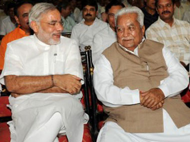 Modi calls on Keshubhai, seeks blessings Modi calls on Keshubhai, seeks blessings