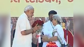 Modi sworn in as Guj chief minister with BJP, NDA leaders in attendance 