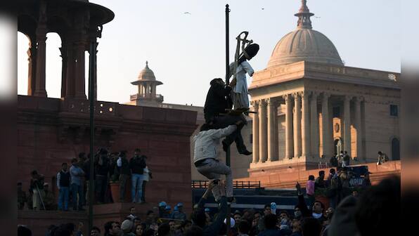 Images: Delhi anti-rape protesters brave teargas, water cannons