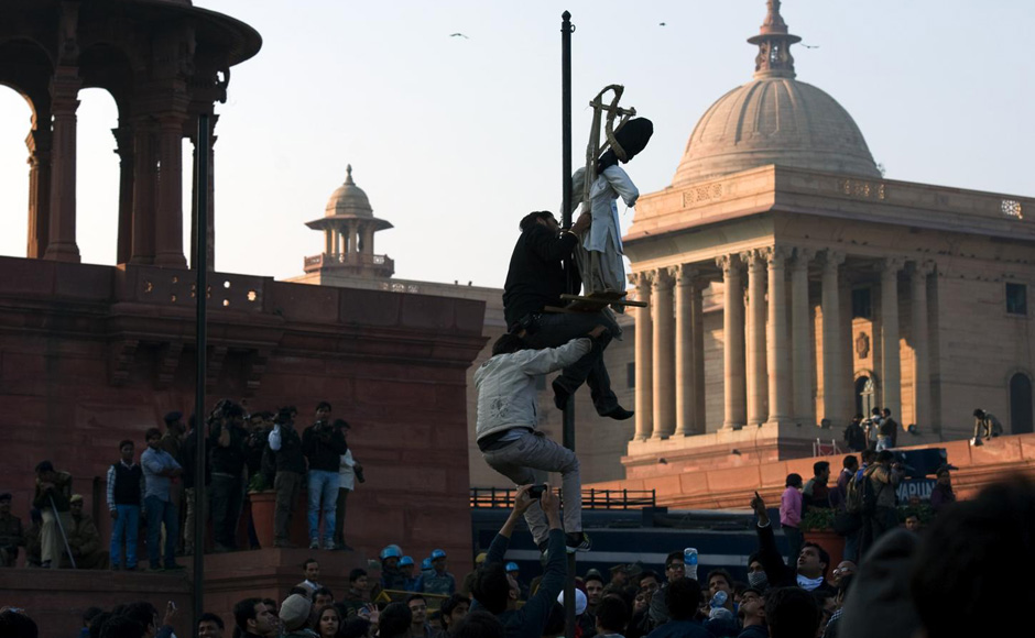 Images: Delhi anti-rape protesters brave teargas, water cannons Images: Delhi anti-rape protesters brave teargas, water cannons