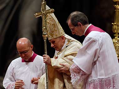 Is there no room left for God, asks Pope on Christmas eve mass Is there no room left for God, asks Pope on Christmas eve mass