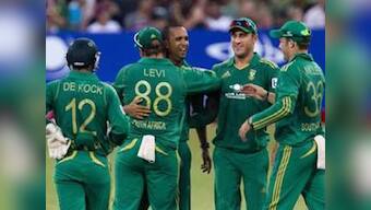 South Africa crush New Zealand by eight wickets