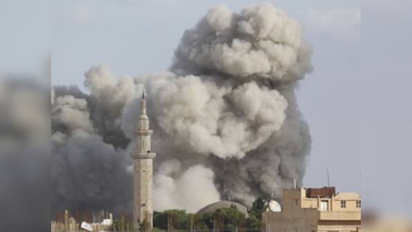 Syrian jets bomb rebel-held areas of Damascus, Internet still down