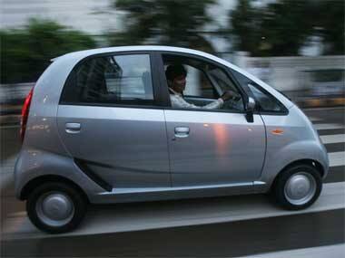 Car sales in November fall despite higher discounts   