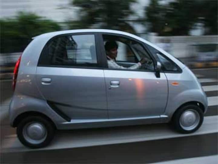 Car sales in November fall despite higher discounts   