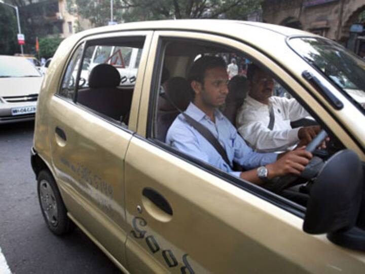 Soon, unlock your car by waving your smartphone 