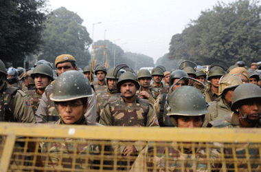Delhi protests: 3000 police personnel deployed to control crowd Delhi protests: 3000 police personnel deployed to control crowd