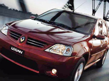 Renault hires Logan creator to devise low-cost car plan in India Renault hires Logan creator to devise low-cost car plan in India