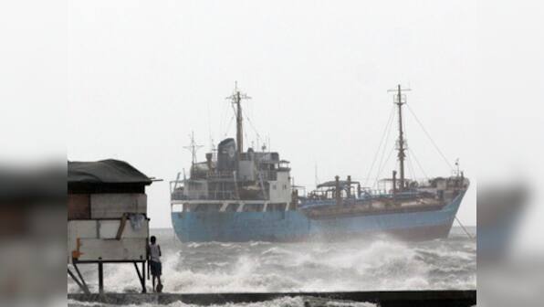 Typhoon smashes into Philippines; over forty thousand evacuated