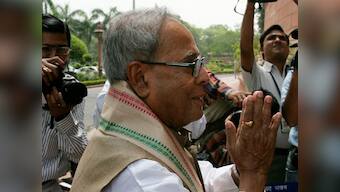 Prez in constant touch with PM, Shinde over Delhi rape 