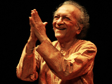 Maharashtra mourns Ravi Shankar's death Maharashtra mourns Ravi Shankar's death