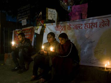 Live: Delhi gangrape survivor 'extremely critical', protests resume Live: Delhi gangrape survivor 'extremely critical', protests resume