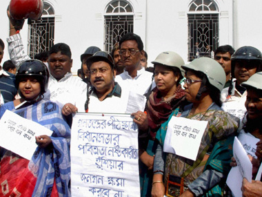 Trinamool vs Trinamool: Claws come out after Kolkata catfight Trinamool vs Trinamool: Claws come out after Kolkata catfight