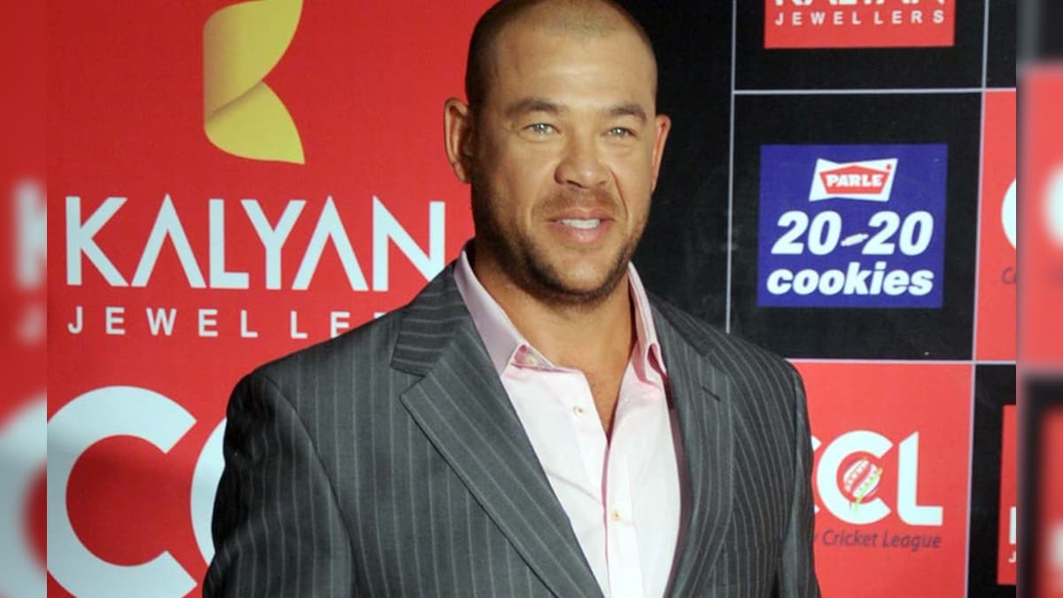 Andrew Symonds, former Australian cricket star, dies in car crash in Queensland