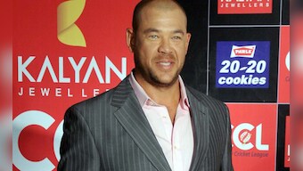 Andrew Symonds, former Australian cricket star, dies in car crash in Queensland
