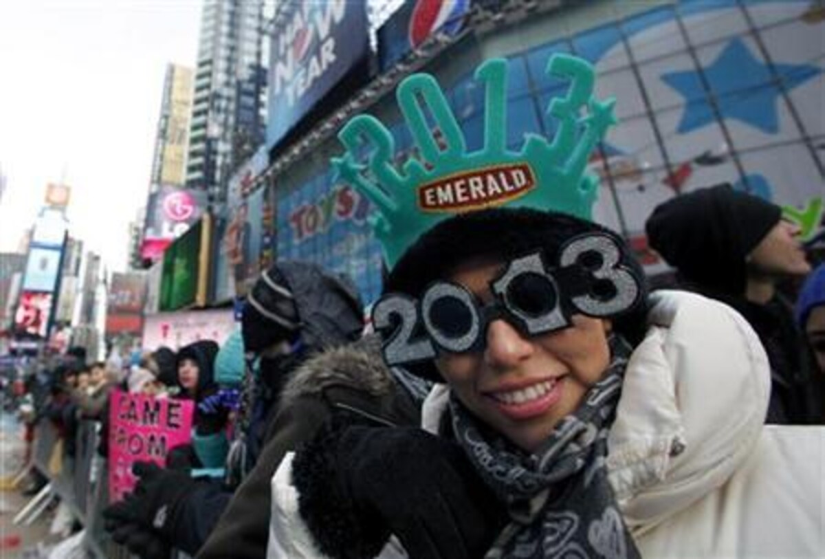 Times Square revelers brace for New Year's Eve rain