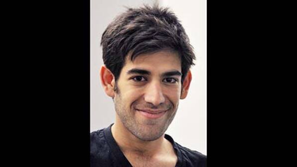 Reddit co-founder Swartz's family blames prosecution for his suicide 