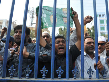 Tension in old Hyderabad after protest against Owaisi arrest Tension in old Hyderabad after protest against Owaisi arrest