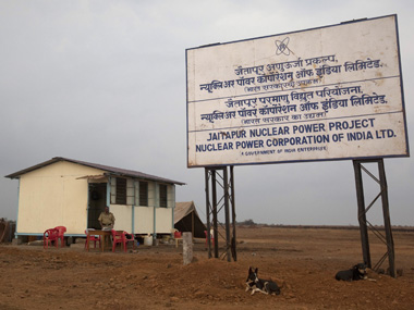 Protesters launch 'jail-bharo' in Maharashtra against Jaitapur nuclear plant Protesters launch 'jail-bharo' in Maharashtra against Jaitapur nuclear plant