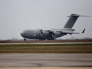 France jets pound Islamist stronghold in north Mali France jets pound Islamist stronghold in north Mali