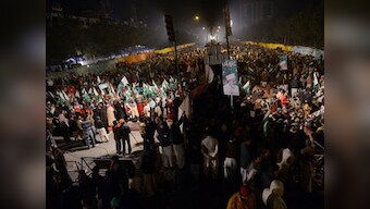 Pak forces fire in air to control protest led by cleric