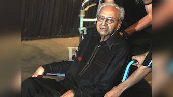 Veteran actor Pran recuperating at hospital