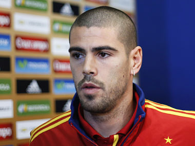 Ex-Barcelona goalkeeper Valdes signs with Manchester United Ex-Barcelona goalkeeper Valdes signs with Manchester United