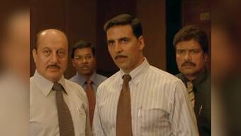 Akshay Kumar dedicates Special Chabbis song to wife Twinkle 