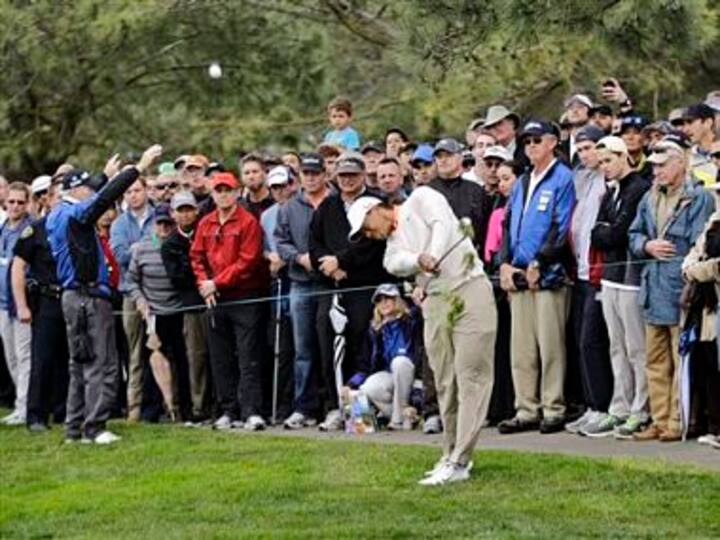 Tiger three back of leaders Choi, Snedeker at Torrey Pines