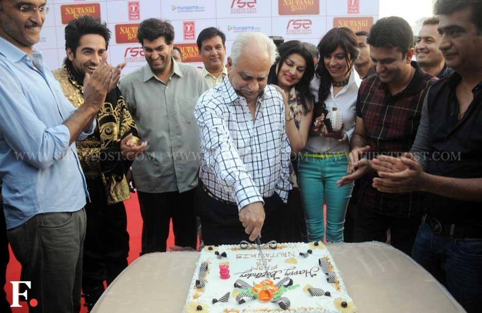 Ramesh Sippy cuts his birthday cake at Nautanki Saala’s poster launch. Sachin Gokhale/Firstpost