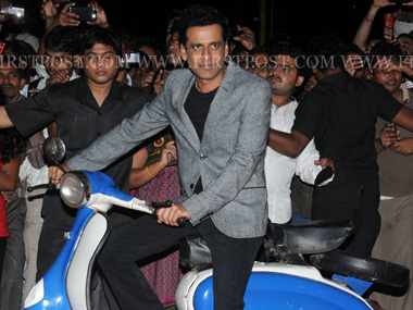 Manoj Bajpai sought CBI friends' help for Special Chabbis role Manoj Bajpai sought CBI friends' help for Special Chabbis role