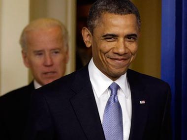 Obama lauds House vote on 'fiscal cliff', says recession possibility averted Obama lauds House vote on 'fiscal cliff', says recession possibility averted