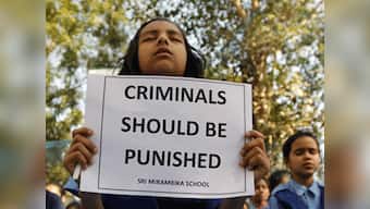 Delhi rape: Hospital offers free treatment to victim's friend
