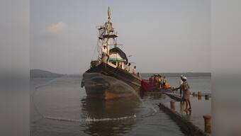 Goa trawlers stop work, state in fish shortage