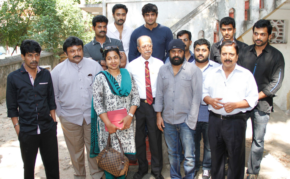 Images: Madhavan, Prabhu Radhika come out in support of Haasan's Vishwaroopam Images: Madhavan, Prabhu Radhika come out in support of Haasan's Vishwaroopam