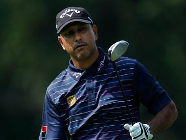 Jeev moves up to 8th in Dubai, Chowrasia makes cut Jeev moves up to 8th in Dubai, Chowrasia makes cut