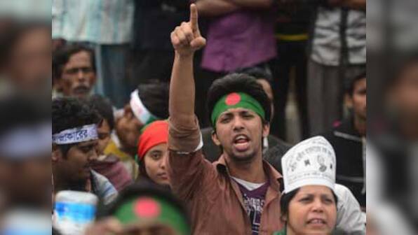 Student groups continue to protest in Dhaka 