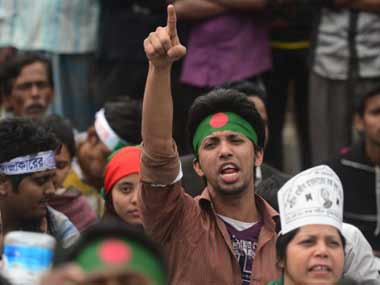 Student groups continue to protest in Dhaka Student groups continue to protest in Dhaka