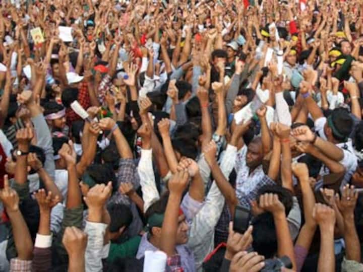 Bangladesh sentences Islamic party leader to death for war crimes