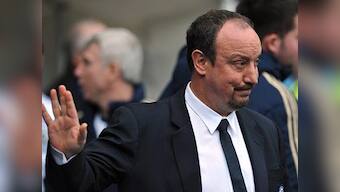 Benitez lashes out at fans, says he will quit Chelsea