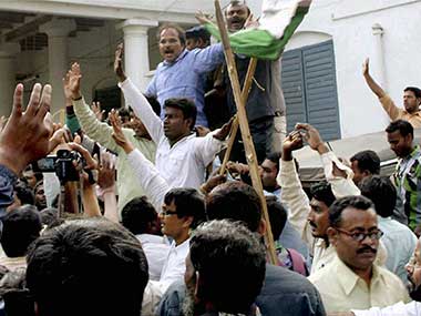 Under Union Minister's watch, Cong workers attack DM's office in Bengal  Under Union Minister's watch, Cong workers attack DM's office in Bengal