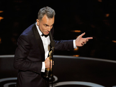With award for Lincoln, Daniel Day Lewis scores historic Oscar hattrick With award for Lincoln, Daniel Day Lewis scores historic Oscar hattrick