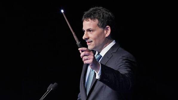 Greenlight's Einhorn sues Apple, wants bigger payout for investors 