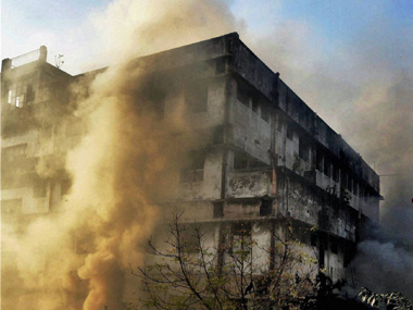 Major Kolkata fire leaves 19 dead, many injured Major Kolkata fire leaves 19 dead, many injured