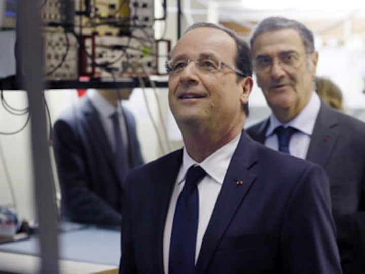 France: President Francois Hollande dissolves govt amid feud